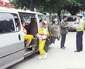 黑校車嚴(yán)重超載27人，包頭兩男子非法營(yíng)運(yùn)獲重刑
